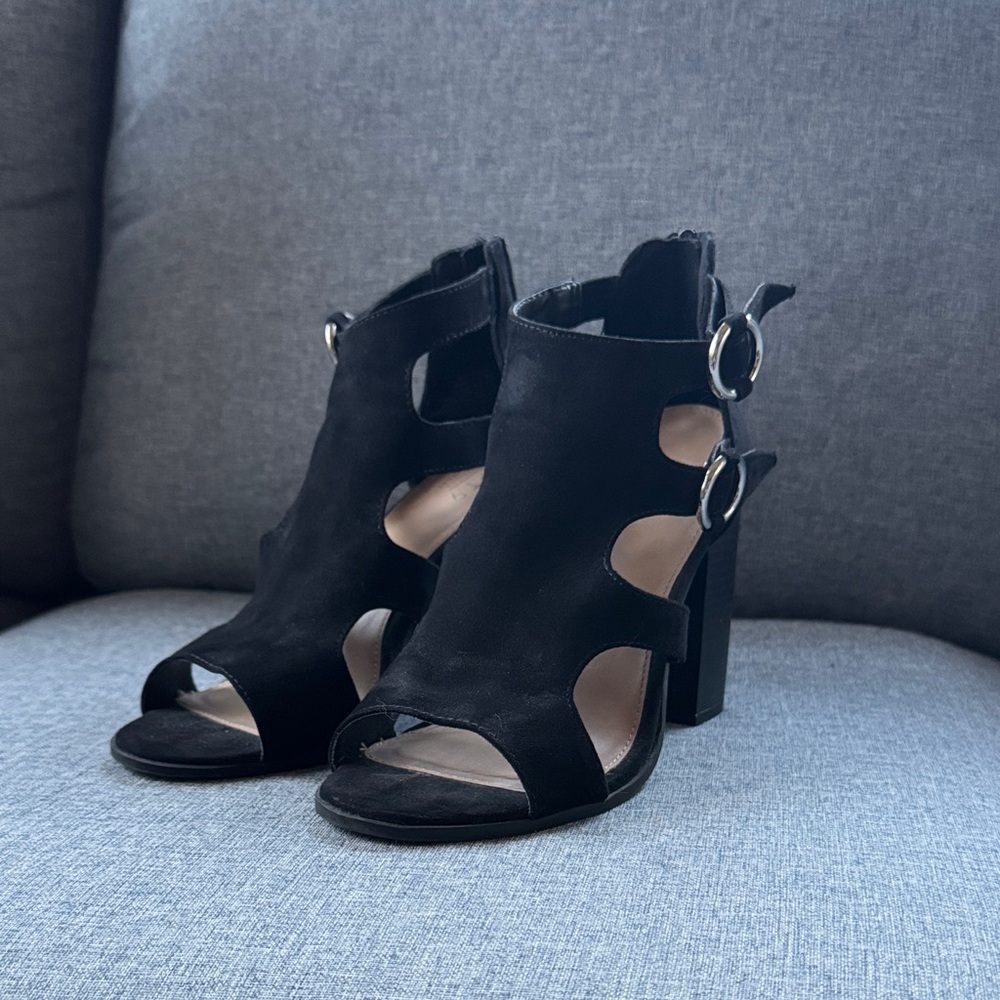 Apt. 9 Black Suede Cutout Heels 8